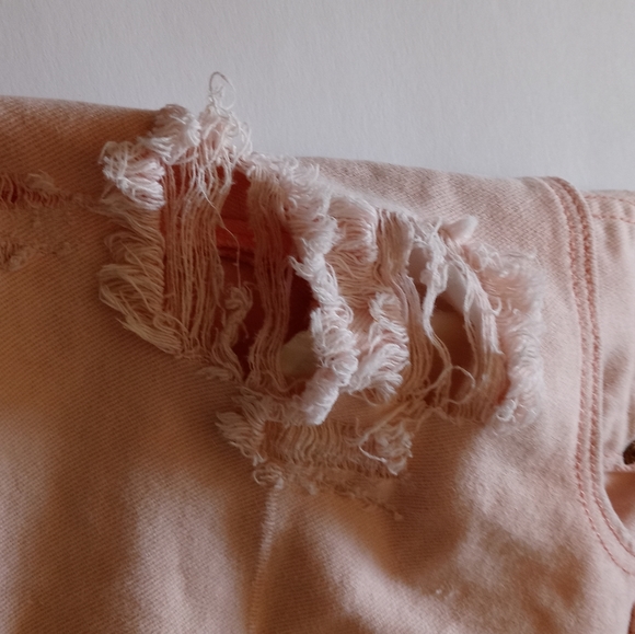 *Faded Glory Jean's Pink ripped jean shorts Size 18 B46-420 - Picture 3 of 7